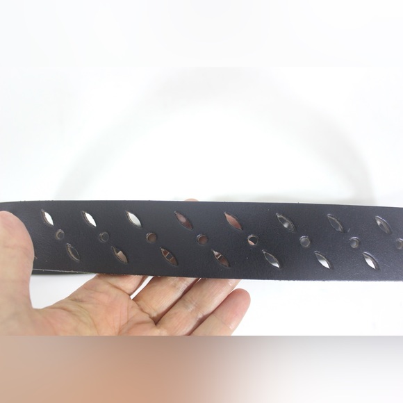 Pierced Wide Black Leather Belt with Silver Buckle 25 26 27 28 29 30 31 - Picture 5 of 9